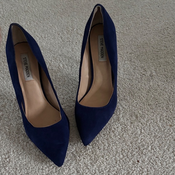 Steve Madden Daisie Pump - Navy Suede - Picture 2 of 3